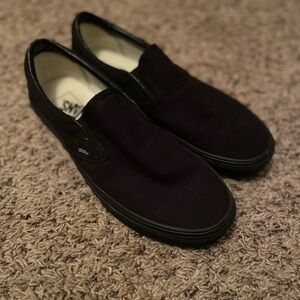 Black men’s slip on vans barely worn excellent condition size 10